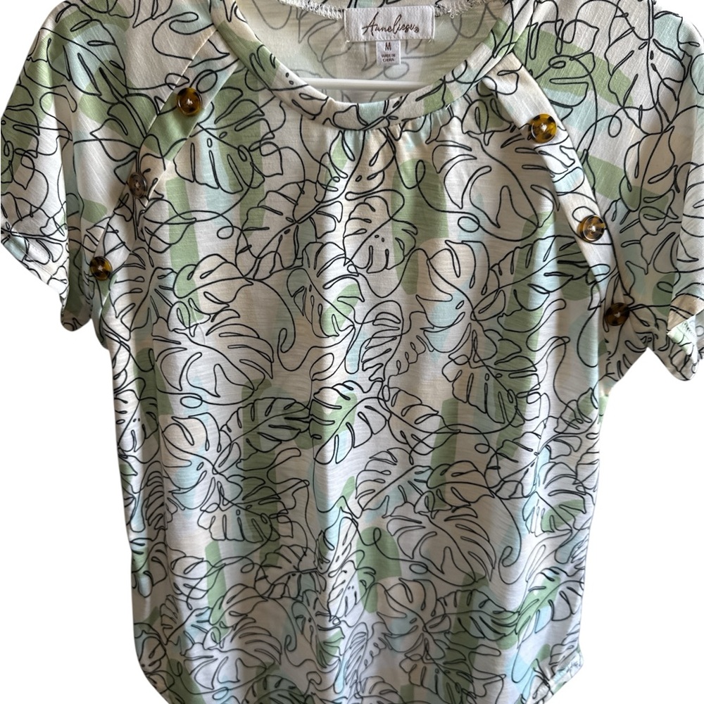 Green and White Short Sleeve‎ Buttoned Blouse